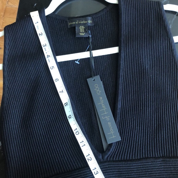 🖤NWT House Of Harlow Luxe Essential Sleeveless Top Plunged V-Neck-Women M - Picture 15 of 15